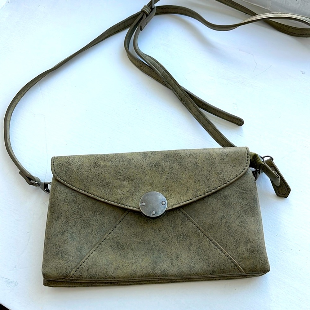 Women’s clutch